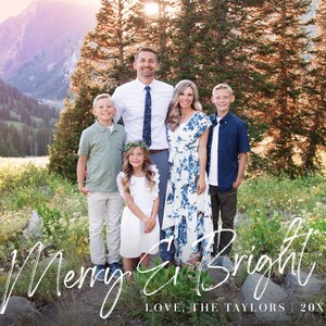 Plantilla para tarjeta navideña de resumen del año: foto familiar de 5x7 (Photoshop) imagen 4