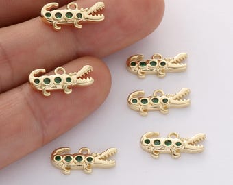 Dije de cocodrilo chapado en oro auténtico de 14 quilates sin níquel, colgante de caimán con pavé de circonitas cúbicas, colgante de collar de animal caimán, suministros hechos a mano