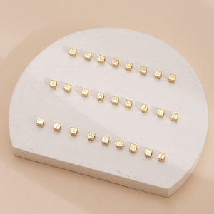 Abalorios con letras del alfabeto chapados en oro, abalorios con letras, abalorios con iniciales, abalorios con monogramas, abalorios con nombre, espaciadores para pulseras, abalorios personalizados, abalorios en mayúsculas