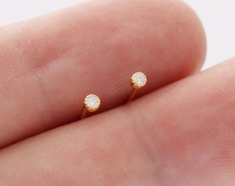 2 pendientes pequeños de plata de ley con piedra natal, pendientes de circonita cúbica con piedra natal de 2 mm, pendientes apilables