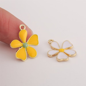 10pcs Enamel daisy Charms Pendant, Enamel Charm, flower charm, floral,plant, Craft Supplies, DIY Finding,11*15MM