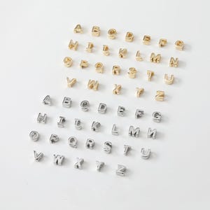 Abalorios con letras del alfabeto chapados en oro, abalorios con letras, abalorios con iniciales, abalorios con monogramas, abalorios con nombre, espaciadores para pulseras, abalorios personalizados, abalorios en mayúsculas