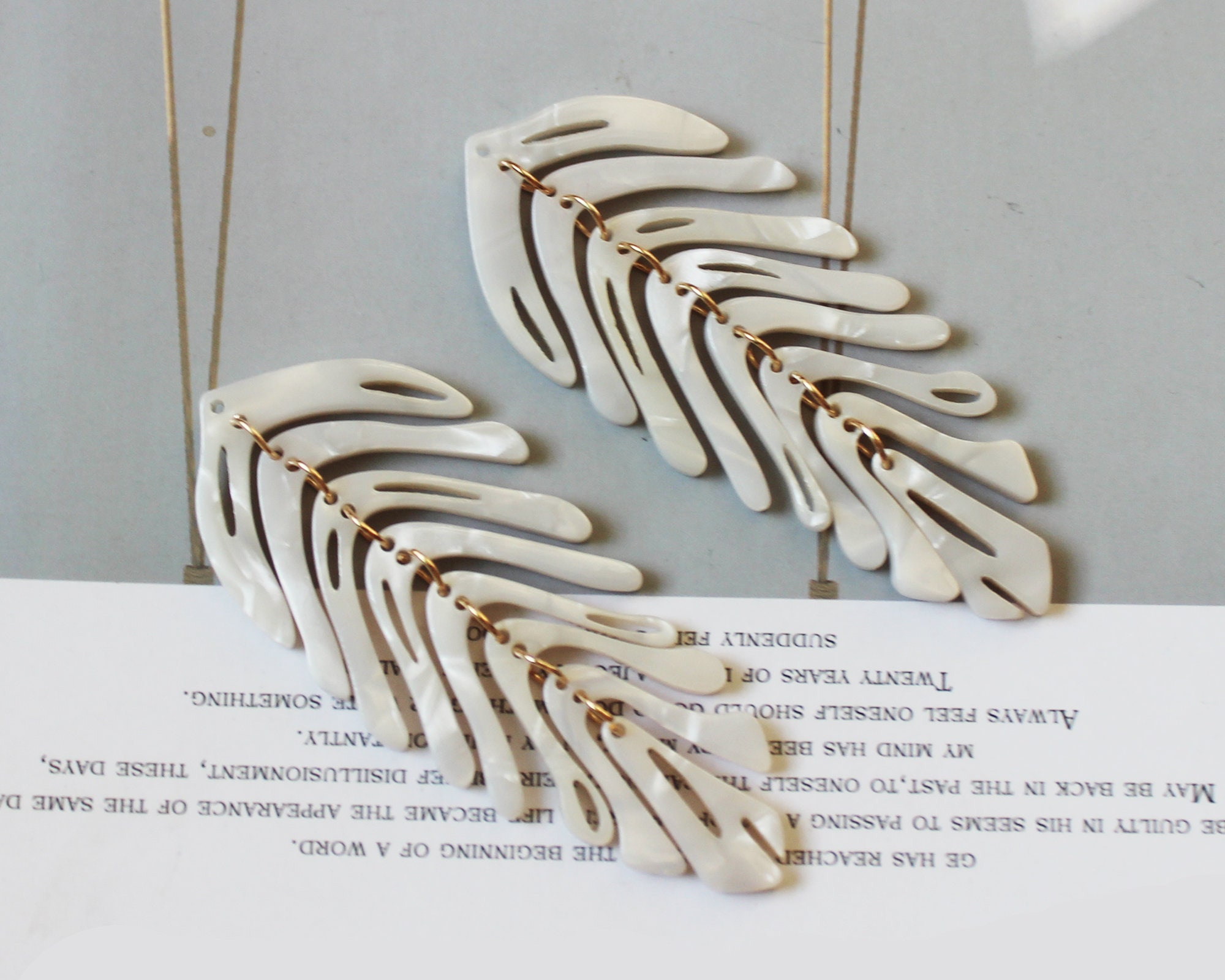 4pc Leaf Charms Tortoise Leaf shape Cellulose Acetate Colorful Charm 30* 70MM Plastic Pendant Resin Acrylic Pendant Diy Jewelry Accessories