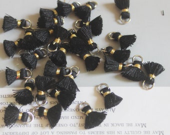 10pcs schwarze Quasten, kleine Baumwolle Thread Quasten, 1cm Thread Quasten, Mini Quasten, Quasten Charme für Schmuck machen, Großhandel Quasten