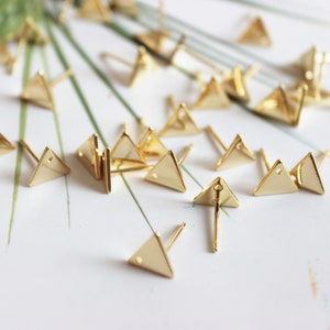 10PCS Real chapado en oro latón triángulo pendiente postes-triángulo poste-pendiente Stud-ear Stud pendiente accesorios joyería fabricación