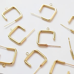 10 postes para pendientes de latón chapado en oro de 18 quilates de alta calidad, con forma de botón, cuadrados, con aro, accesorios para pendientes.