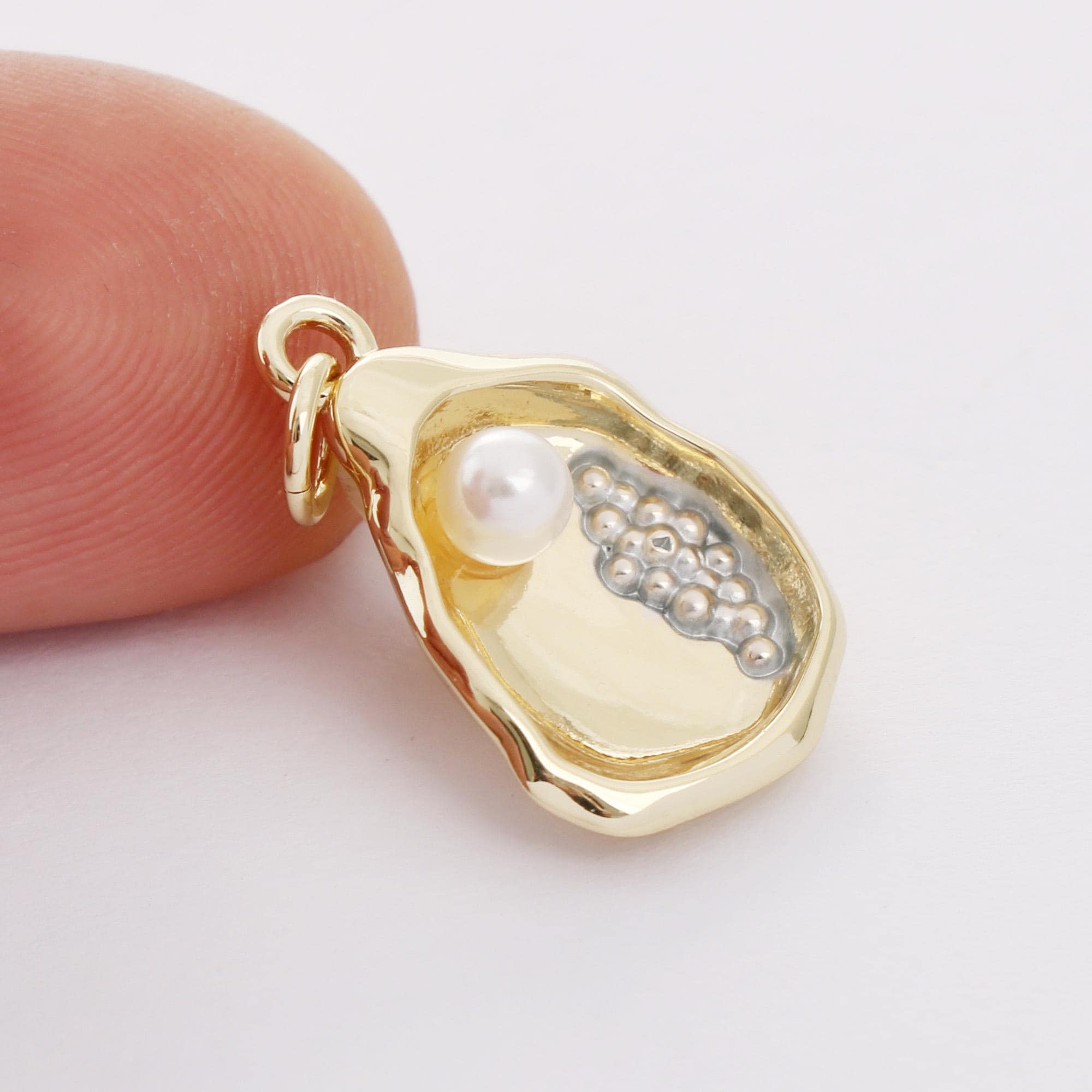 18k Gold Plated Dainty Oyster Pendant With Freshwater Pearl,Oyster With Freshwater Pearl Charm, Oyster Pendant for DIY Jewelry Making Supply