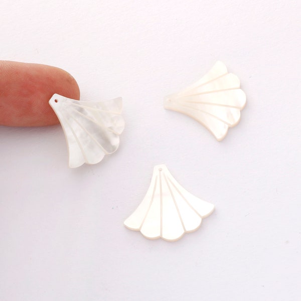 4PCS Natural Shell Charm, Ginkgo Leaf Shape Shell Pendant, Shell Findings, Double-sided carving