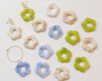 6pcs Flower-shaped Resin Charm Pendant