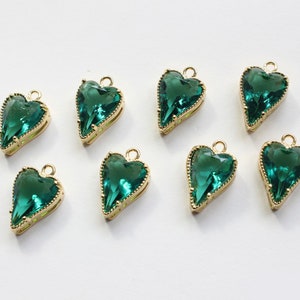 Echtes Gold überzogener Herzanhänger, CZ Pave-Herzanhänger, smaragdgrüner Zirkon-Herzanhänger, diy Material, Armband-Tropfen, Schmuckherstellung