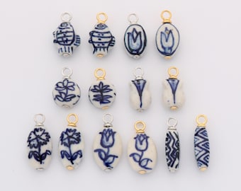 Vintage Blue and White Porcelain Bead Charm, Hand Painted Flowers Dainty Round Ceramic Charm For Necklace/Bracelet Jewelry Making