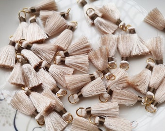 10pcs champagne silk tassels,tiny silk tassels,2.5cm silky thread tassels,mini tassels,tassels charm for jewelry making,Wholesale tassels