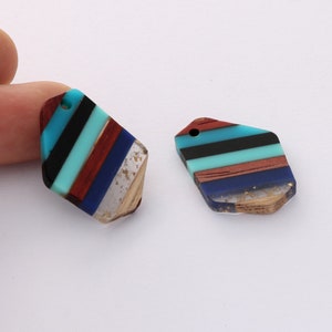 4 Stück Epoxidharz Anhänger, Diamant Durchscheinend Weiß Harz Anhänger, Holz und Harz Anhänger, Color Blocked, Diamant Charme