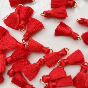 10pcs Red silk tassels,tiny silk tassels,2cm silky thread tassels,mini tassels,tassels charm for jewelry making,Wholesale tassels