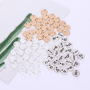 1 conjunto a granel para el encanto de 26 letras, encanto inicial de oro, colgante de carta de Vermeil, encantos de disco inicial de oro, A-Z (oro / oro rosa / plata, 10 mm