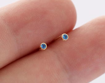 2 pendientes pequeños de plata de ley con piedra natal, pendientes de circonita cúbica con piedra natal de 2 mm, pendientes apilables