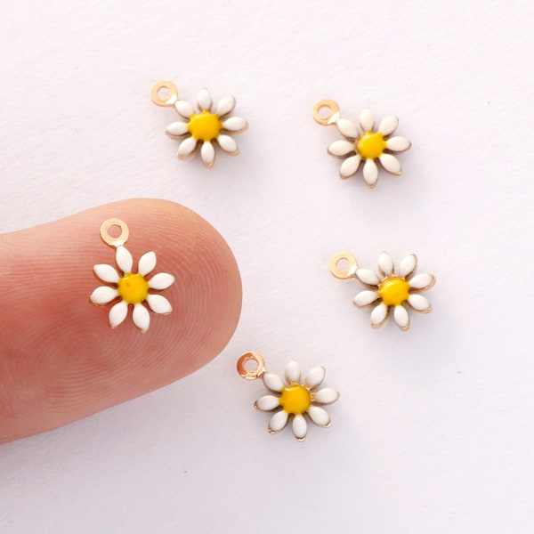 10pcs Real Gold Plated White Enamel Daisy Charms Pendant,Enamel Charm,Daisy Connector,Flower Charm,Floral, Plant,Craft Supplies