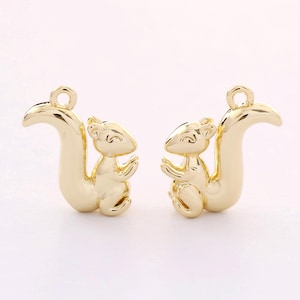 Shiny Gold 3D Squirrel Charm, Silhouette Squirrel , Walking Squirrel Charm,Animal Charm, Squirrel Drop,Jewelry Making