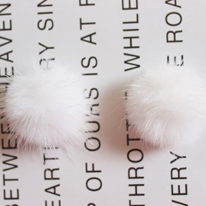 5PC 4cm White Mink furry Pompom Charm Pendant Fur Ball Charm Pom Pom Charms Paste Pom Jewelry Supplies