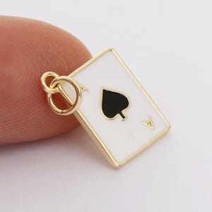 Dije de corazón esmaltado con forma de naipe, colgante de corazón colorido y encantador, suministros de joyería, fabricación de joyas, hallazgos chapados en oro