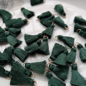 10pcs Forest green silk tassels,tiny silk tassels,2cm silky thread tassels,mini tassels,tassels charm for jewelry making,Wholesale tassels