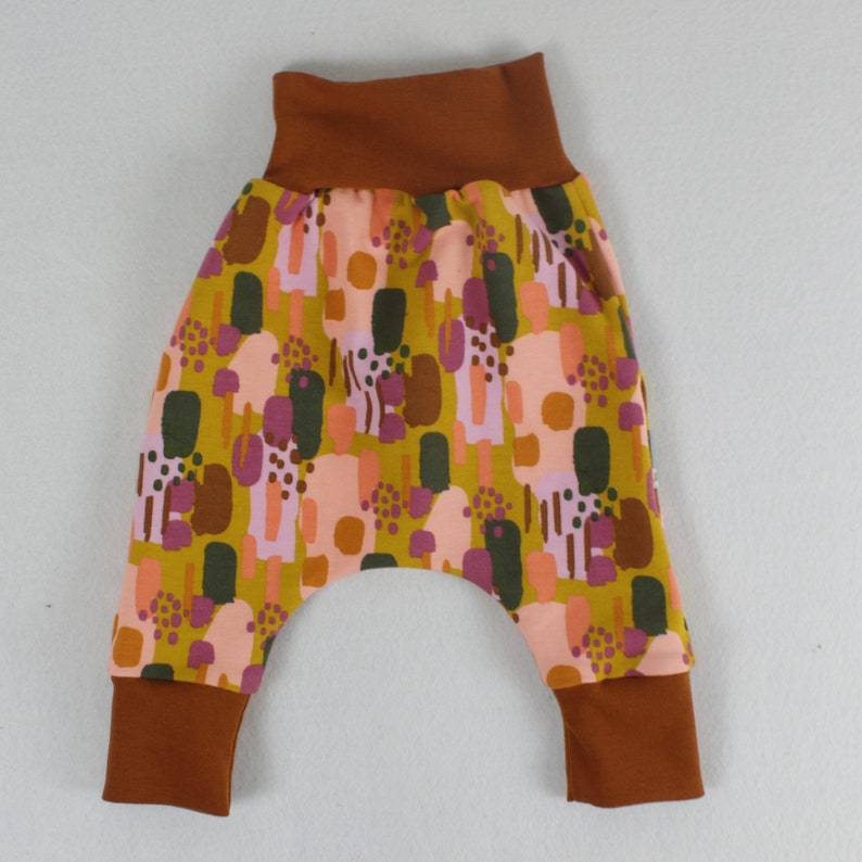 Bloomers made of cotton sweatshirt, pattern mix print with the following colors: cinnamon, ocher, lilac, fir, rose image 2