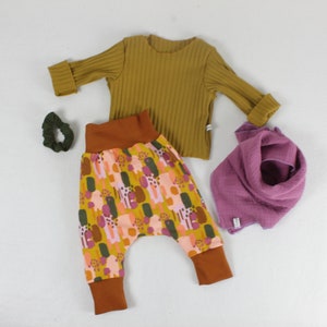 Bloomers made of cotton sweatshirt, pattern mix print with the following colors: cinnamon, ocher, lilac, fir, rose image 5