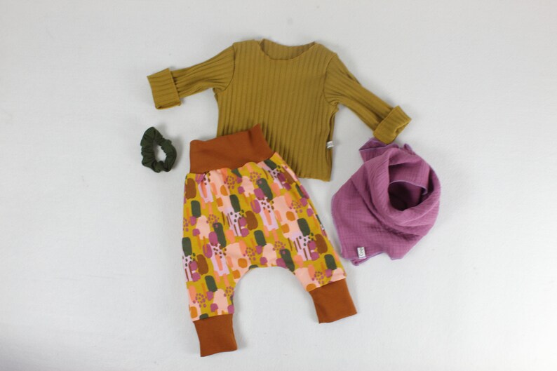 Bloomers made of cotton sweatshirt, pattern mix print with the following colors: cinnamon, ocher, lilac, fir, rose image 5