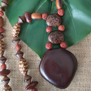 Boho Chic Halskette / handwerkliche Halskette / Unikat / Raffia Halskette