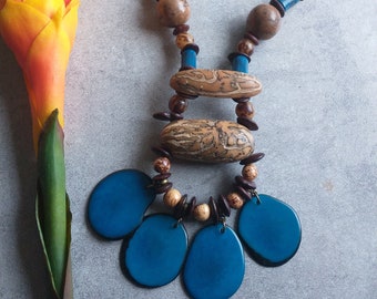 artisanal long necklace made of tropical seeds/tagua/gifts for men/women fashion accessories