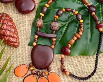 Artisanal necklace made from tropical seeds/vegetable ivory/macramé jewelry/ethnic jewelry/ecological jewelry/natural jewelry/