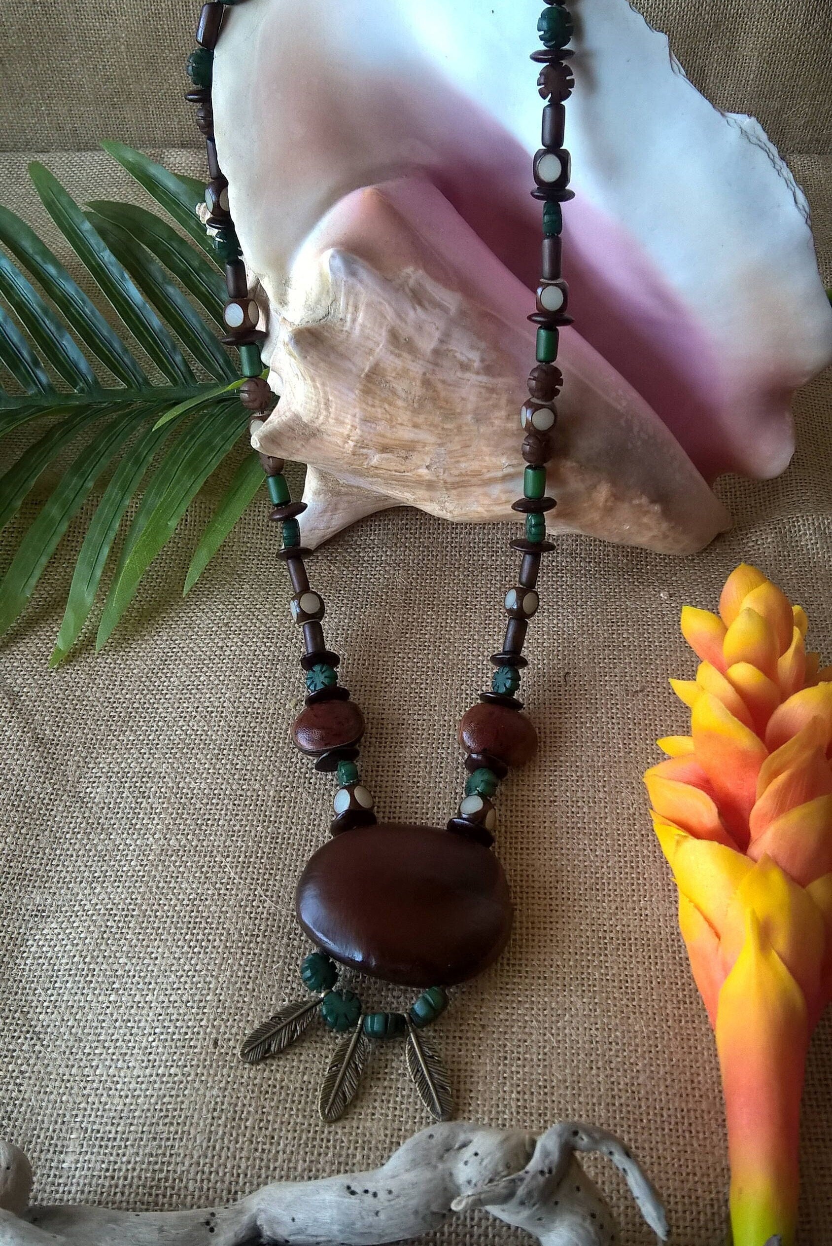Collier Ethnique Vintage En éléments Naturels - Occasion, Rare Et Authentique - Quelques Traces D'usure