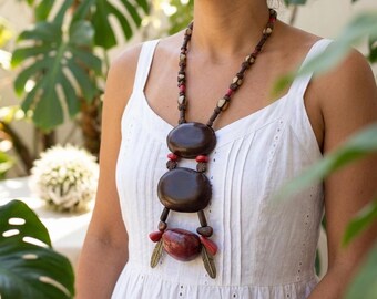 Ethnic necklace made of tropical seeds / handcrafted necklace / tribal necklace / women's necklace