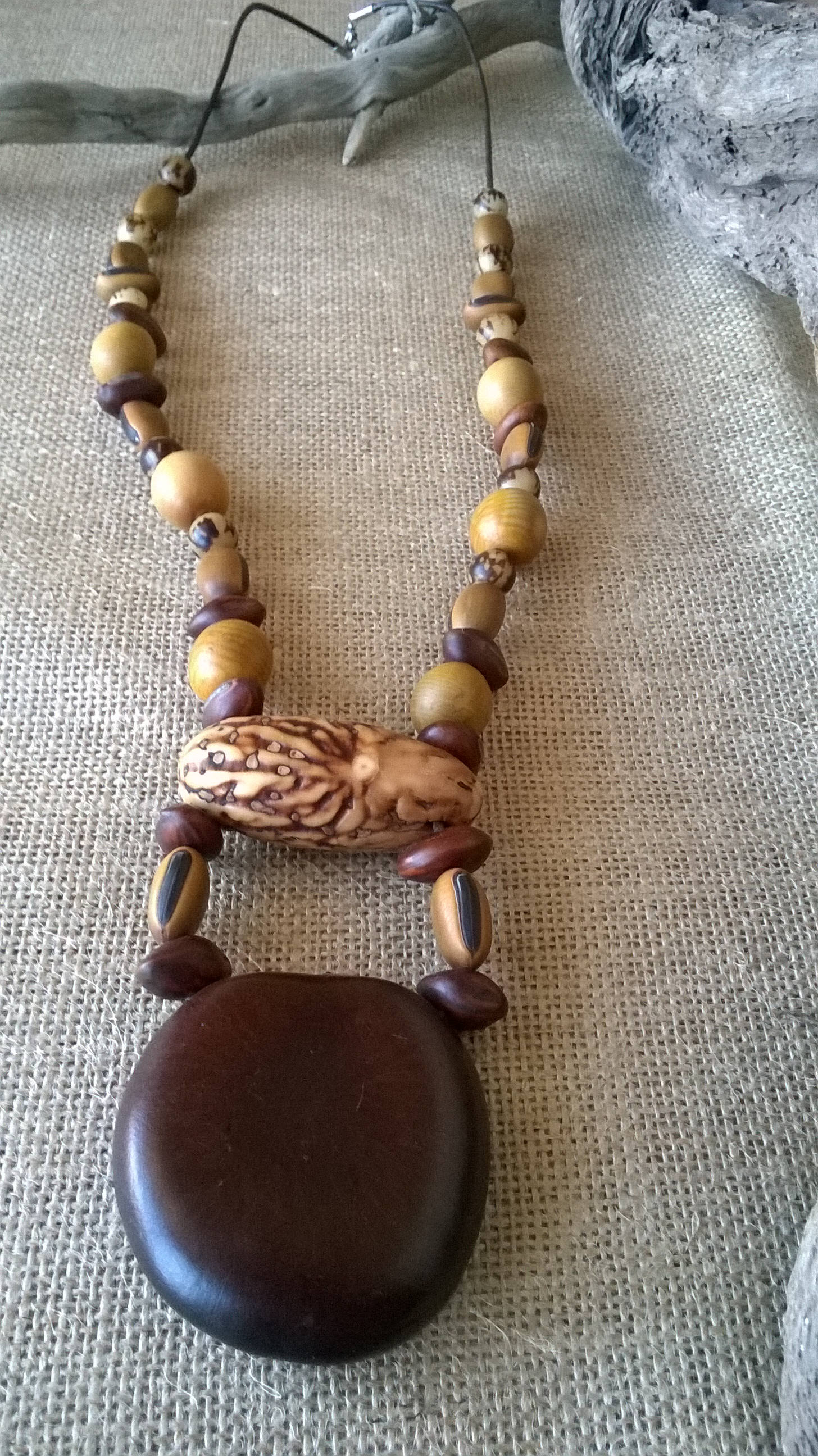Collier Tribal Perles En Os - Fait Main, Style Brin - Couleur Beige, Longueur <14 Pouces - Neuf Sans Emballage - Pour Femme