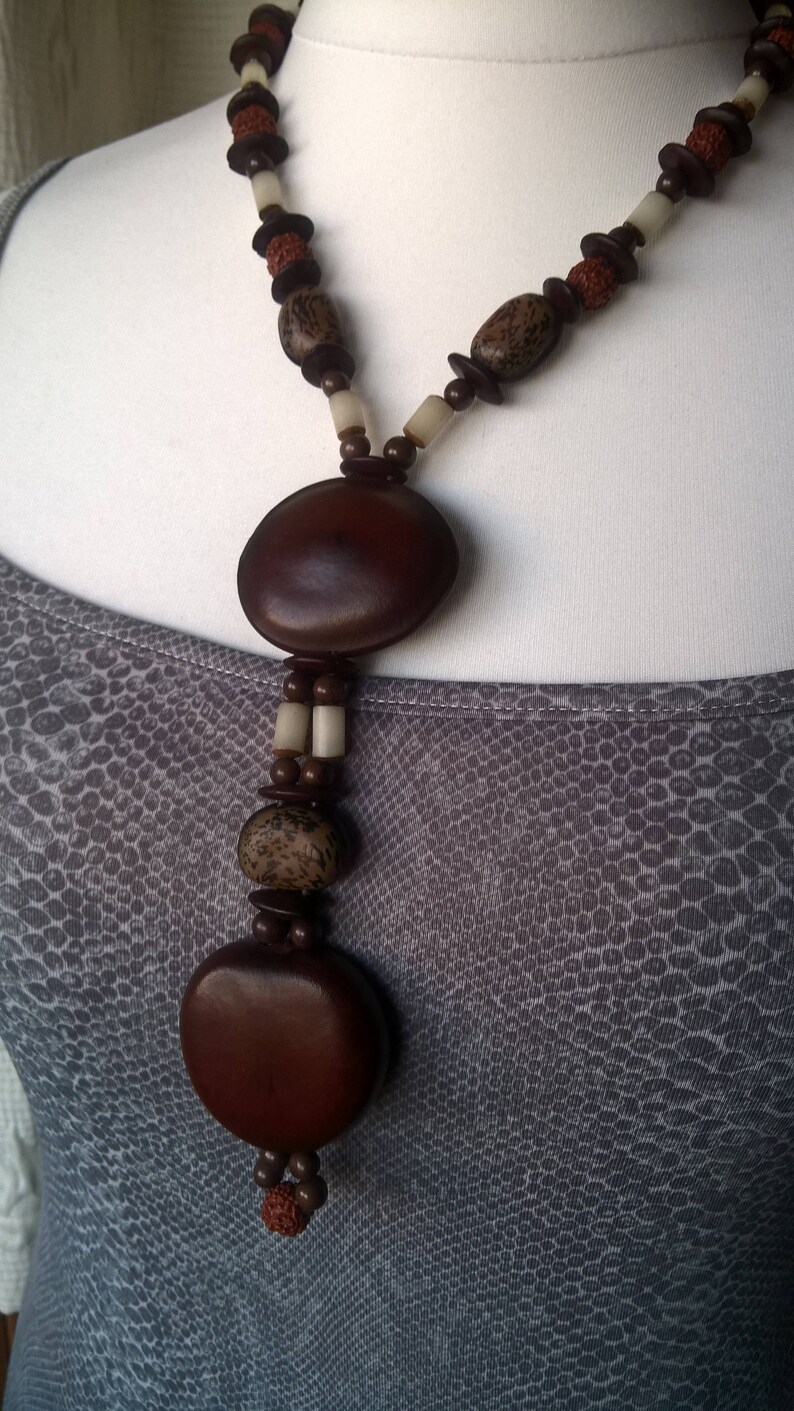 Ethnic necklace in tropical seeds image 9