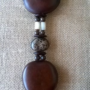 Ethnic necklace in tropical seeds image 10