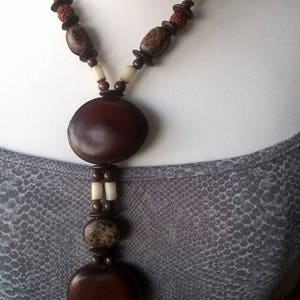 Ethnic necklace in tropical seeds image 4