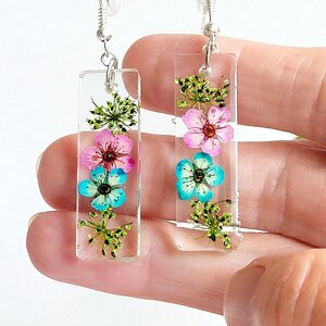 Real Dried Flower Earrings – Resin Bar Earrings with Pressed Flowers - Floral Jewelry for Birthday Anniversary gift for sister, mom, wife