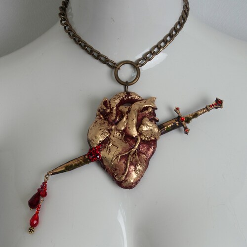 Collier sacré coeur