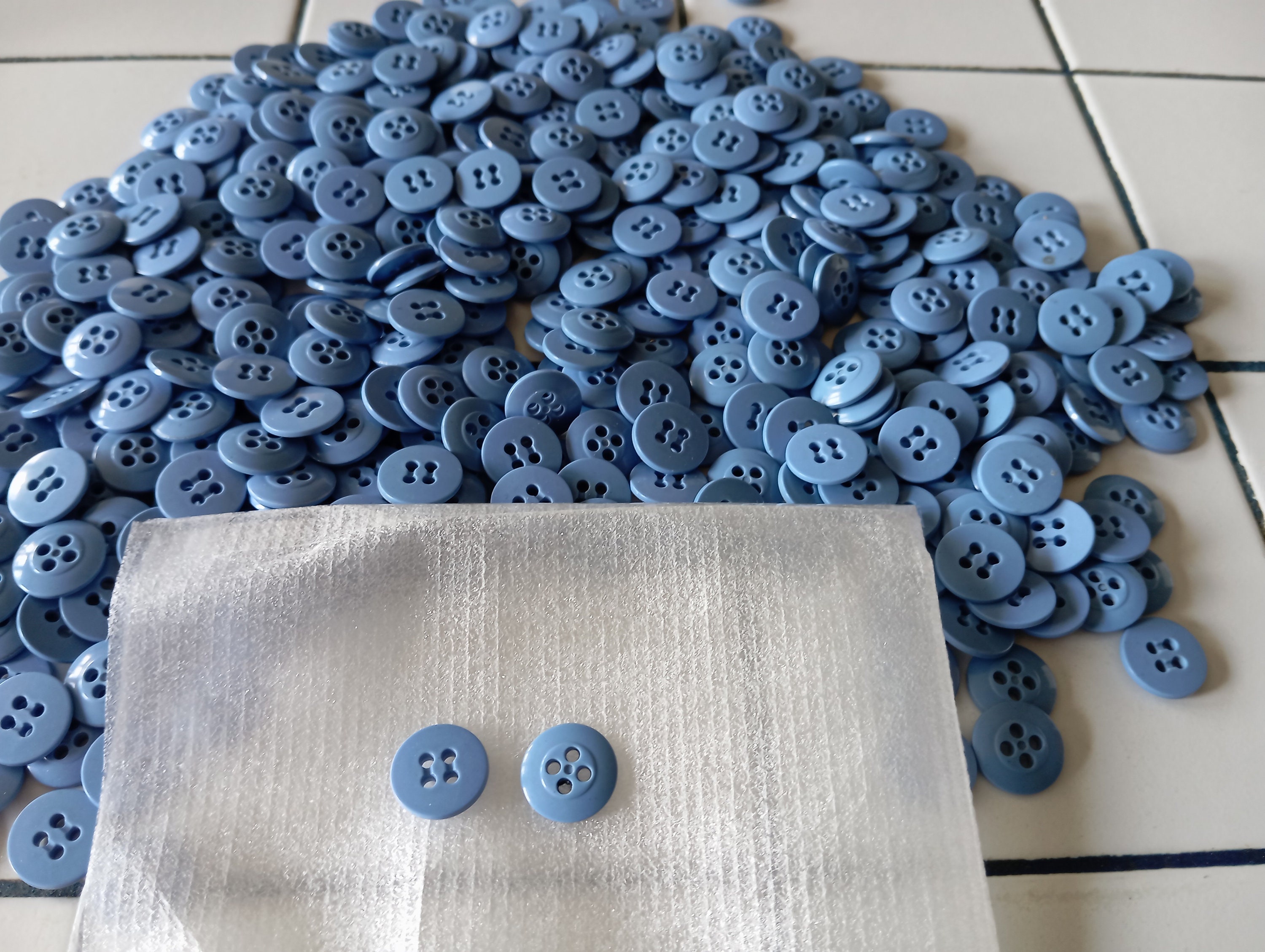 100 Boutons En Mélange Résine Couture Scrapbooking BLEU