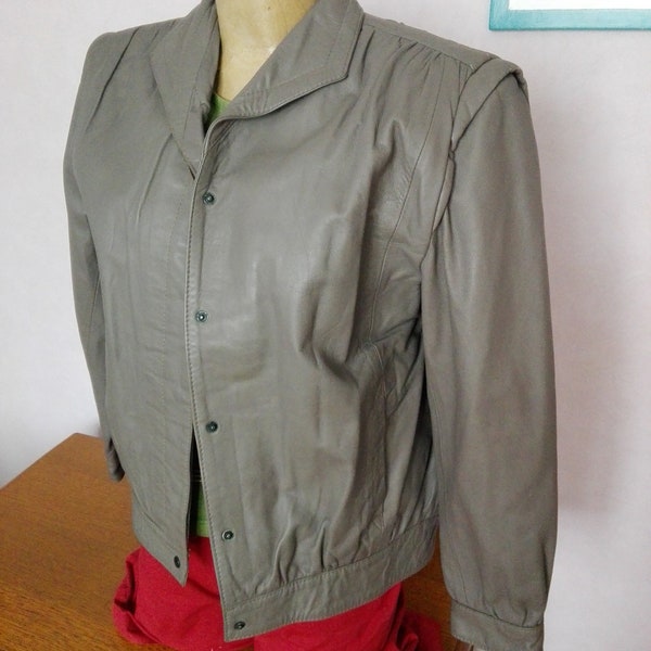 blouson en cuir pour femme couleur taupe vintage