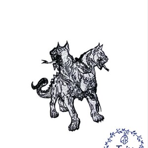 Op de afbeelding: Zwart-wit geborduurde patch van een driekoppige hond, een mythisch wezen met een slangachtige staart.