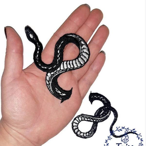 Snake Black and white Patch • Gothic Bügelbild • Reptil • Witchy • Okkult • Schlangenkonstellation