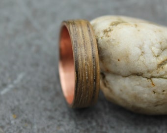 Bague bois d'ébène royal sur anneau de cuivre