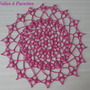 Napperon rond au crochet, napperon dentelle blanche au crochet, attrapes-rêves rose fushia