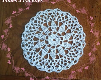 Napperon rond, dessous de verre, en coton  blanc au crochet