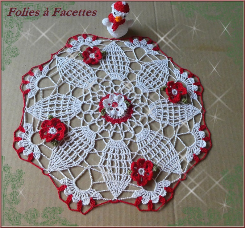 Napperon rouge et blanc poinsettias au crochet centre de table de Noël au crochet, attrapes-rêves, centre de table, décoration de table imagem 2