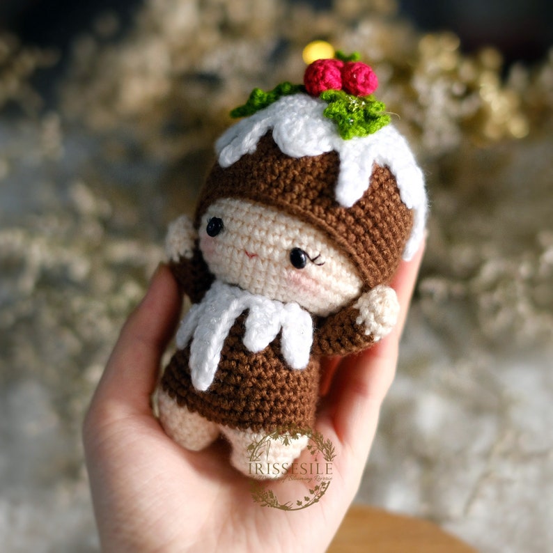 Figgy the Christmas Pudding Amigurumi Schema all'uncinetto ITA pdf Festività fai da te immagine 3