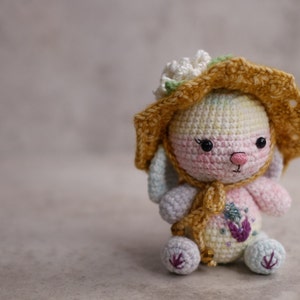 Patrón de crochet Patrón amigurumi Summer Bunny Patrón PDF en inglés patrón de crochet de conejo/conejito / sombrero de sol flexible a crochet imagen 4