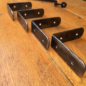 Corner Brackets, Outside Brackets, Accents